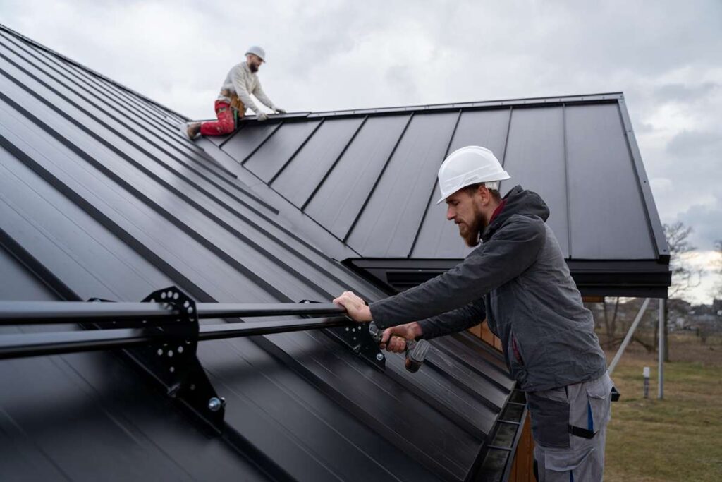 Average cost of a new roof in 2025 based on material and home size