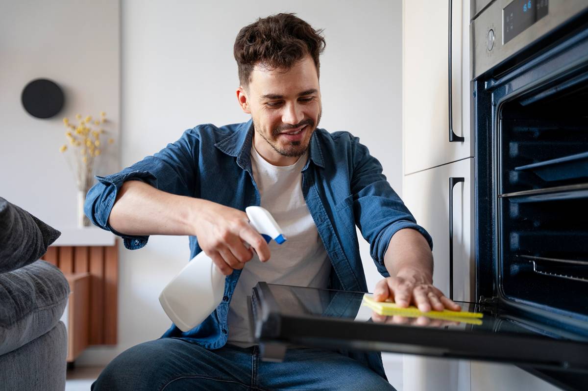Step-by-step guide on how to clean an oven using baking soda, lemon, and natural methods for a spotless, safe, and efficient oven cleaning process.