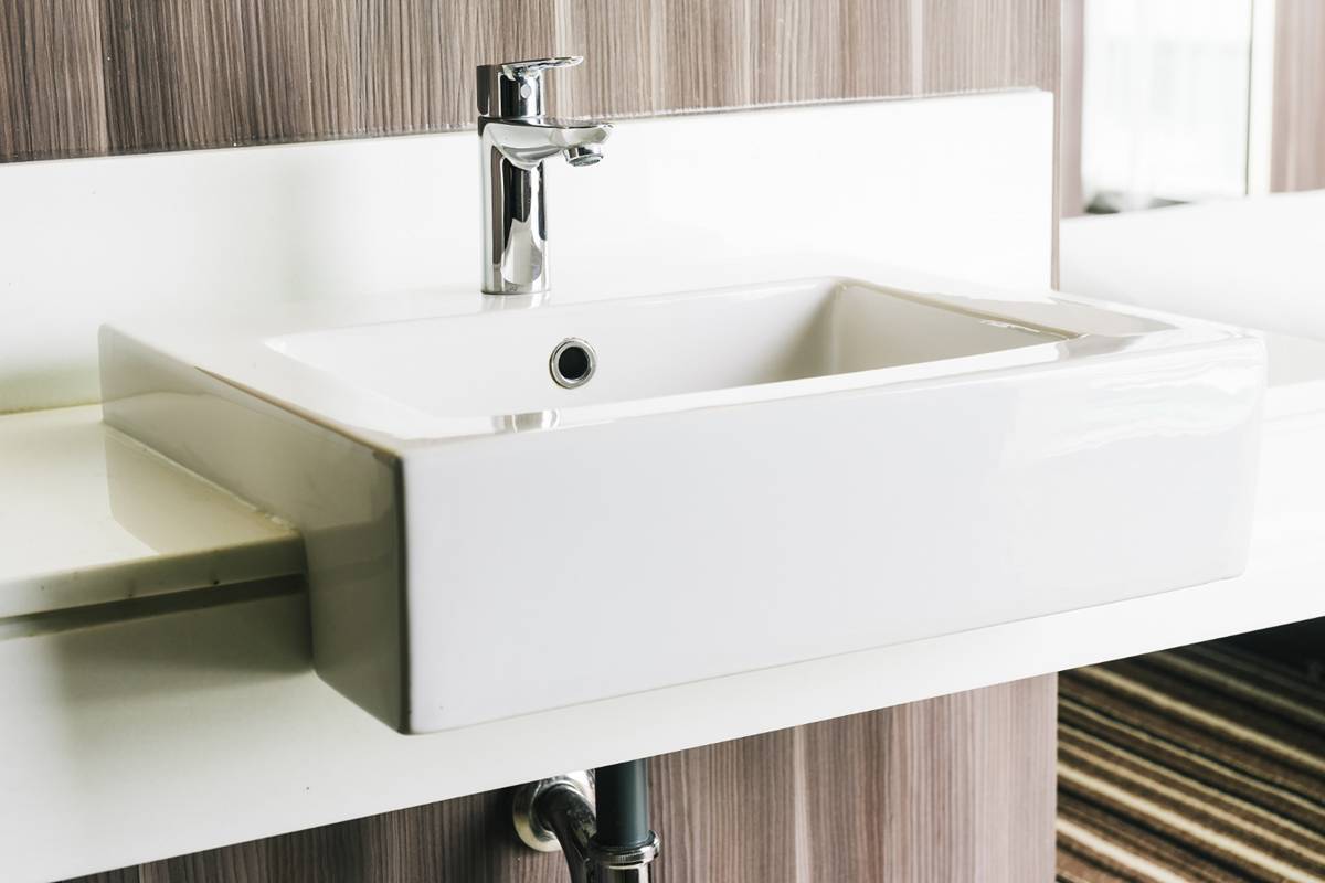 Epoxy sink installed in a modern kitchen countertop – heat and chemical resistant